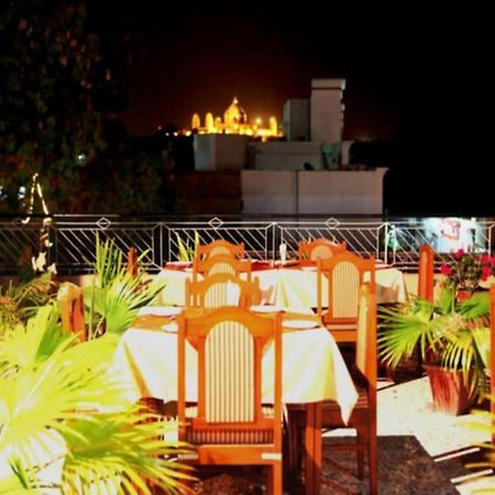 Hotel Sandhu Palace Jodhpur  Exteriör bild